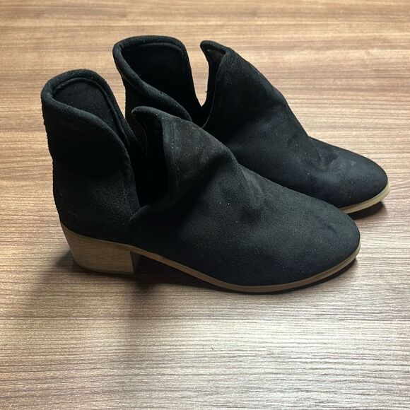 Seven7 black booties - Picture 2 of 5